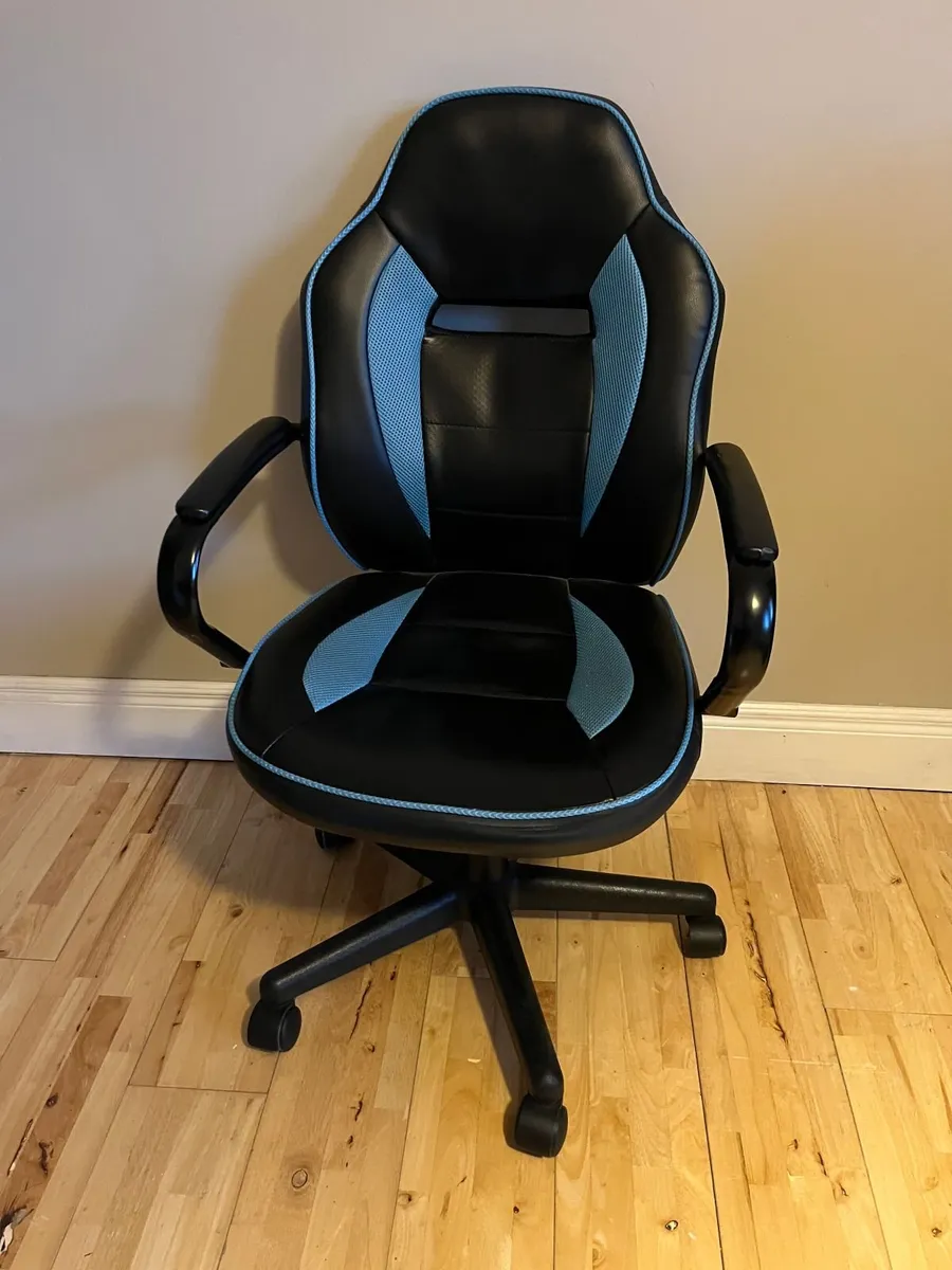 Gaming Chair - Image 1