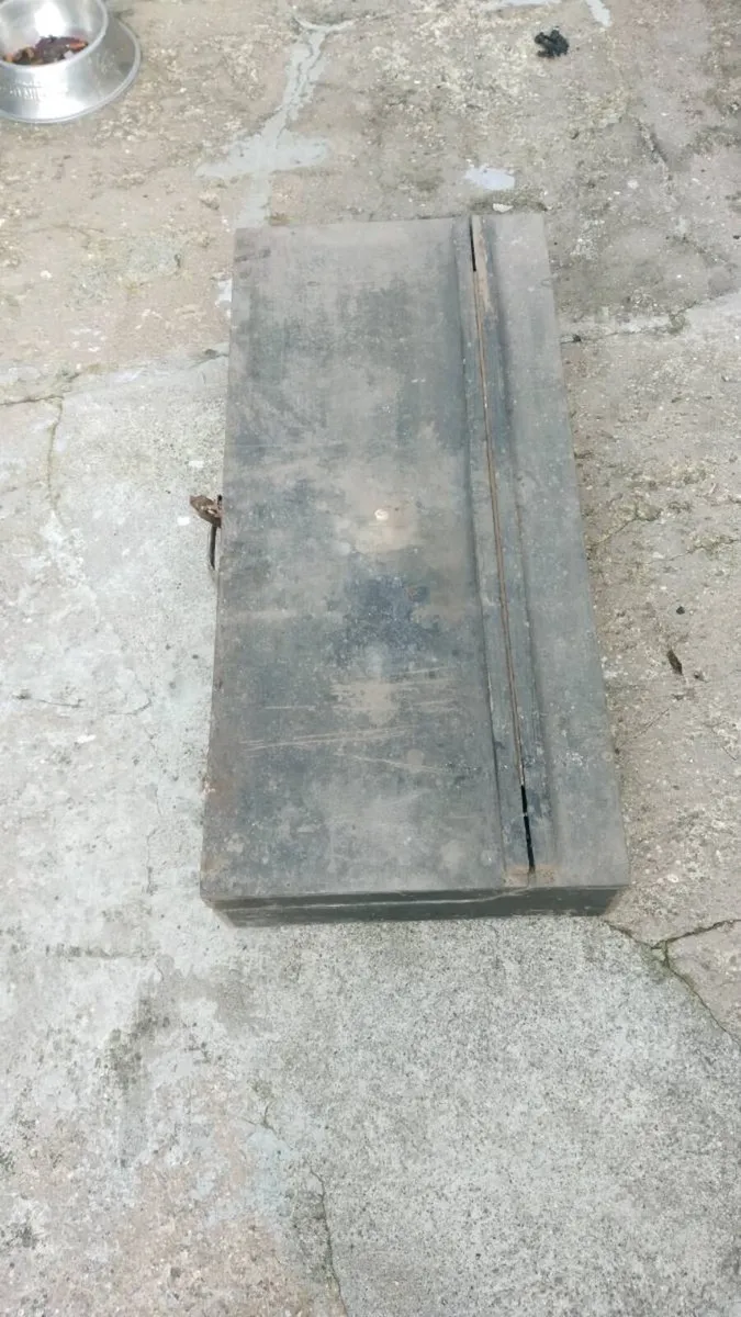 Vintage Carpenters wooden tool box - Image 4