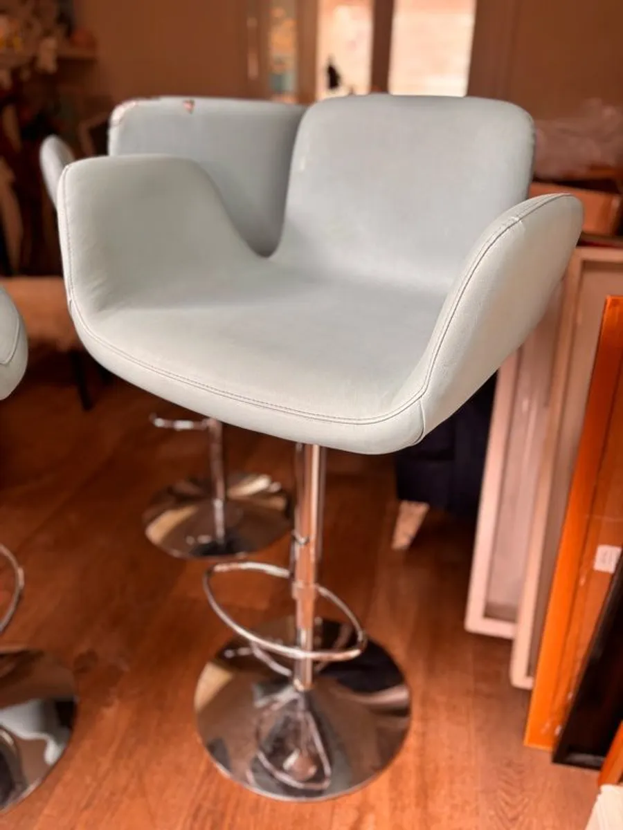 Three aqua blue armchair-style designer barstools by Decoronline - Image 4