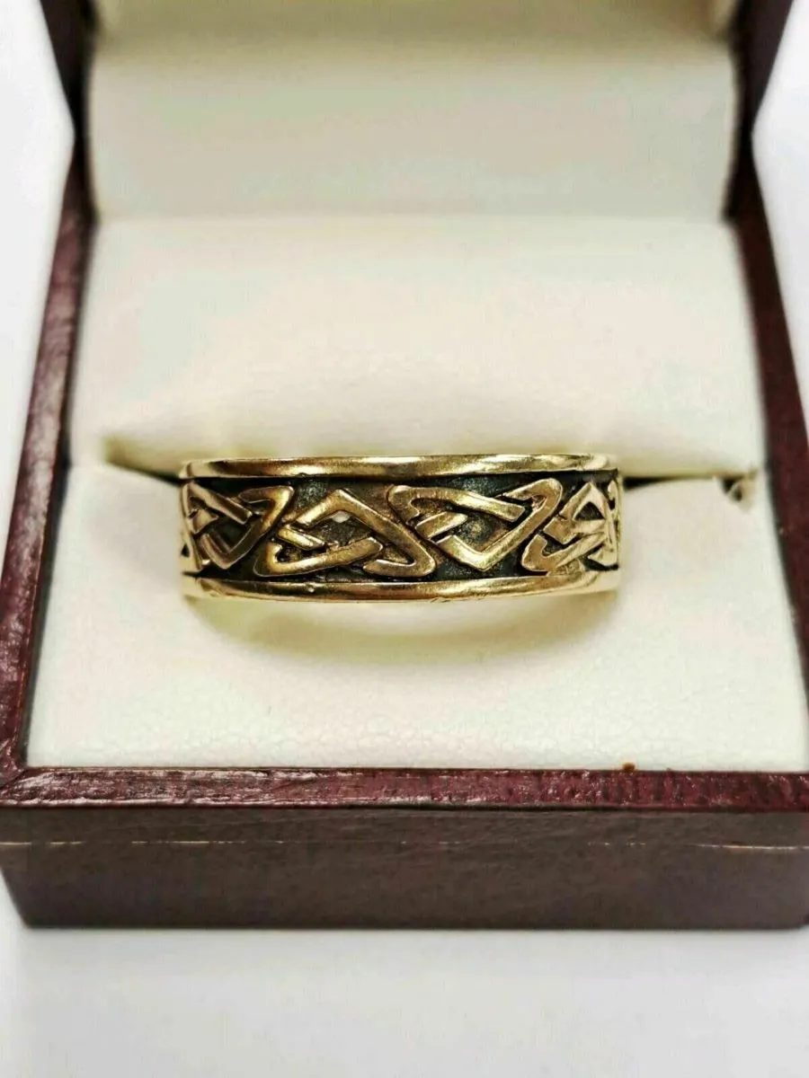 9K Gold Celt Ring 9CT - Image 1
