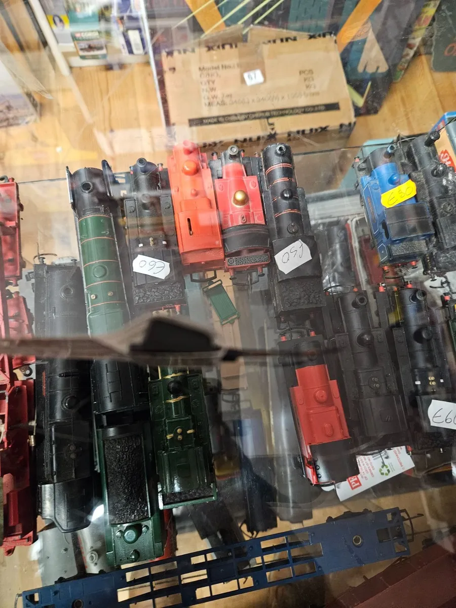 Hornby OO Gauge Power Clip - Image 1