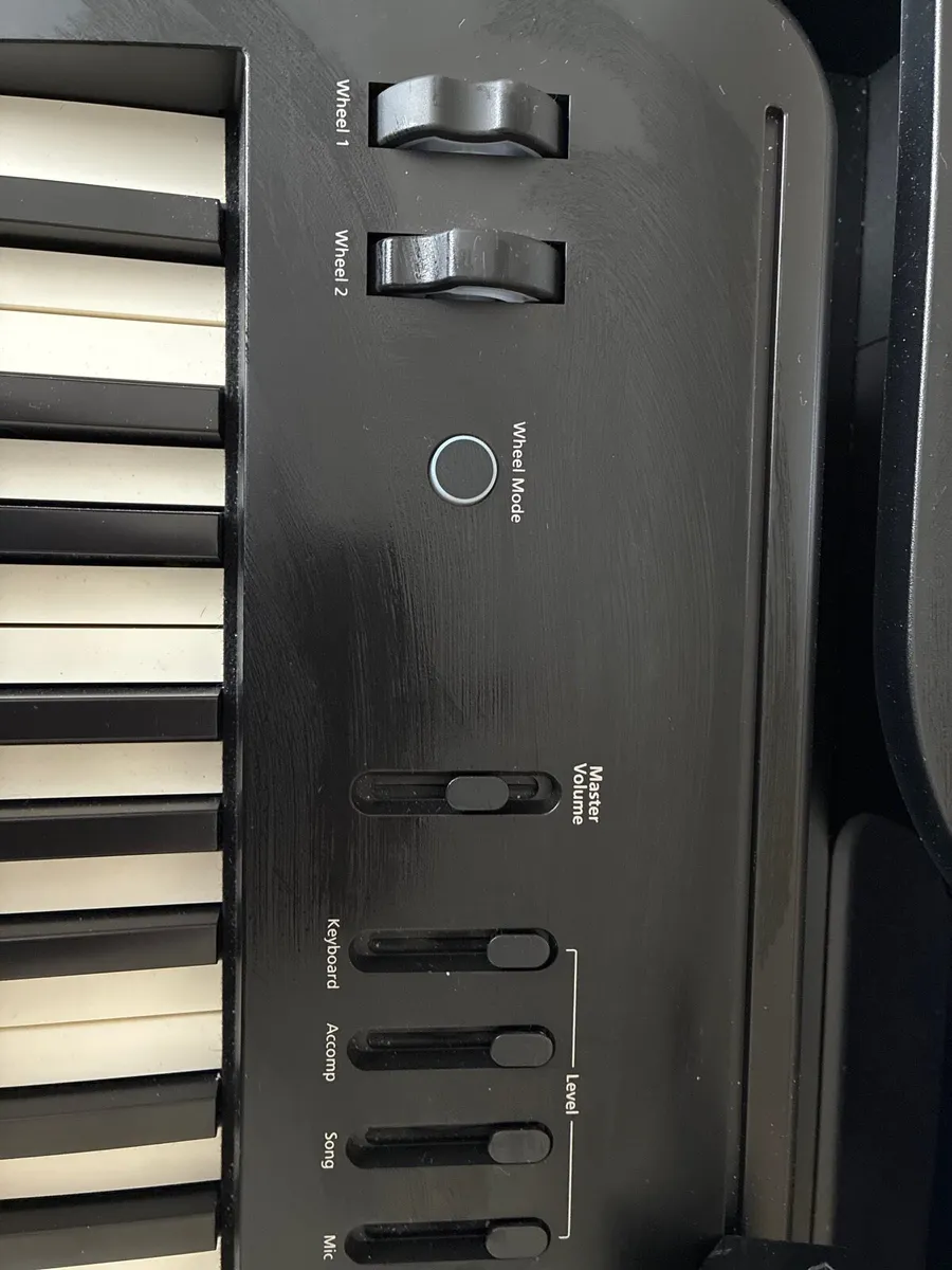 Roland Keyboard 88Key and stand - Image 3