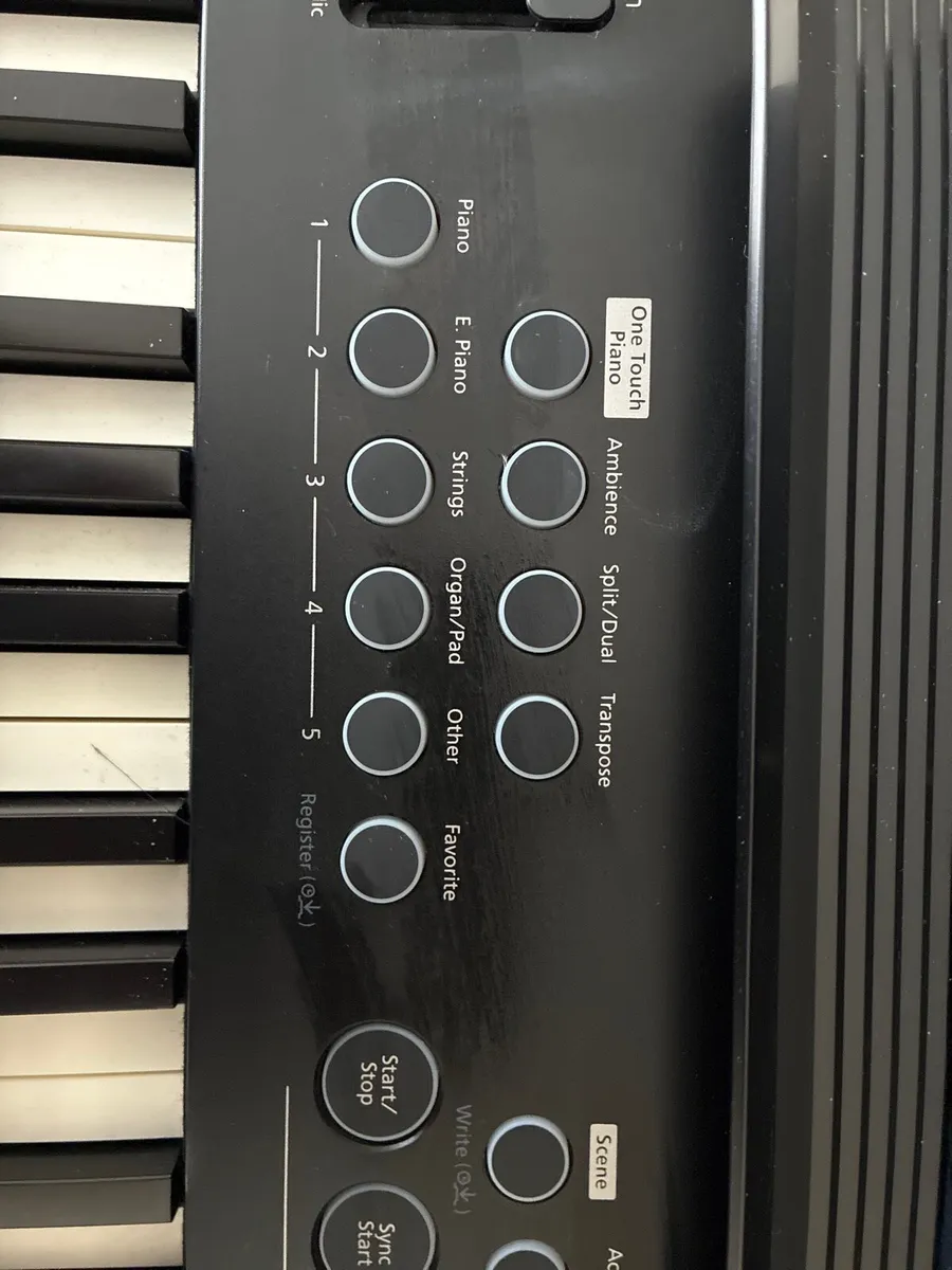 Roland Keyboard 88Key and stand - Image 4