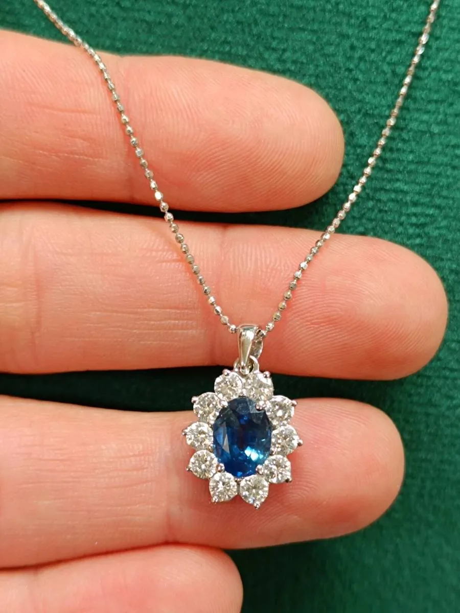 18k White Gold Sapphire & Diamond Daisy Necklace - Image 2