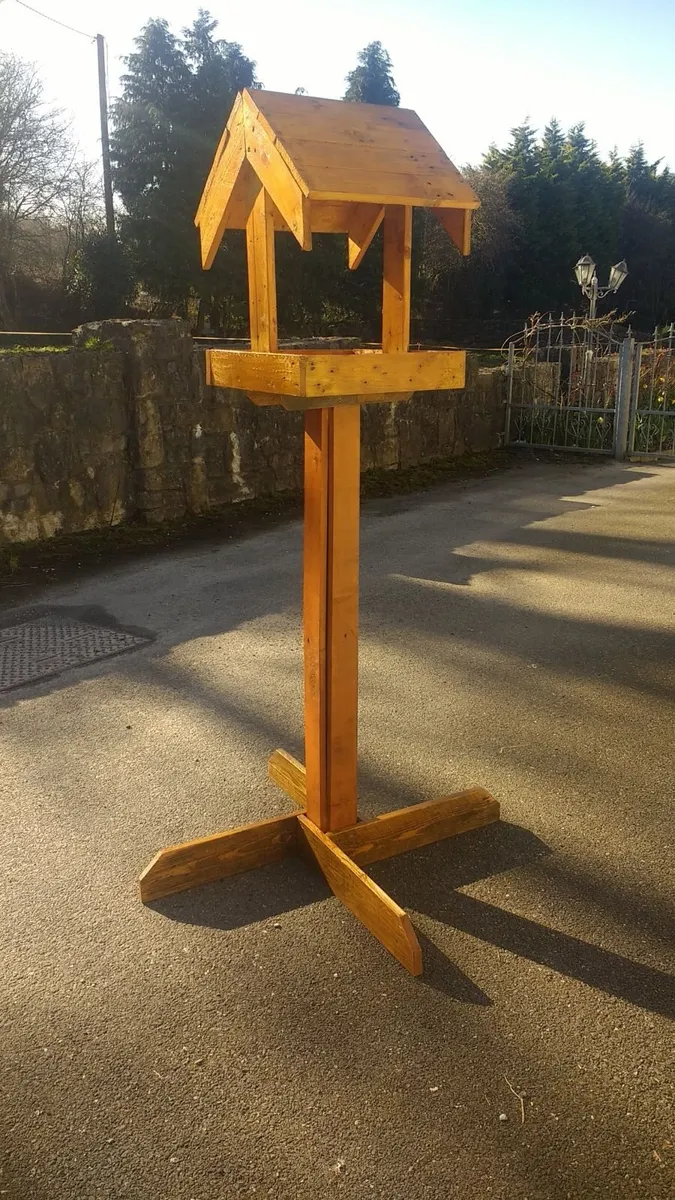 Bird stands  - 60e each. - Image 3