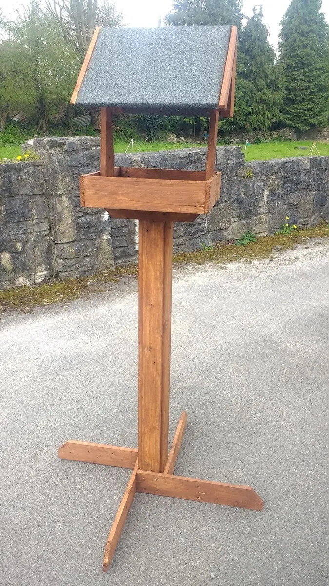 Bird stands  - 60e each. - Image 4