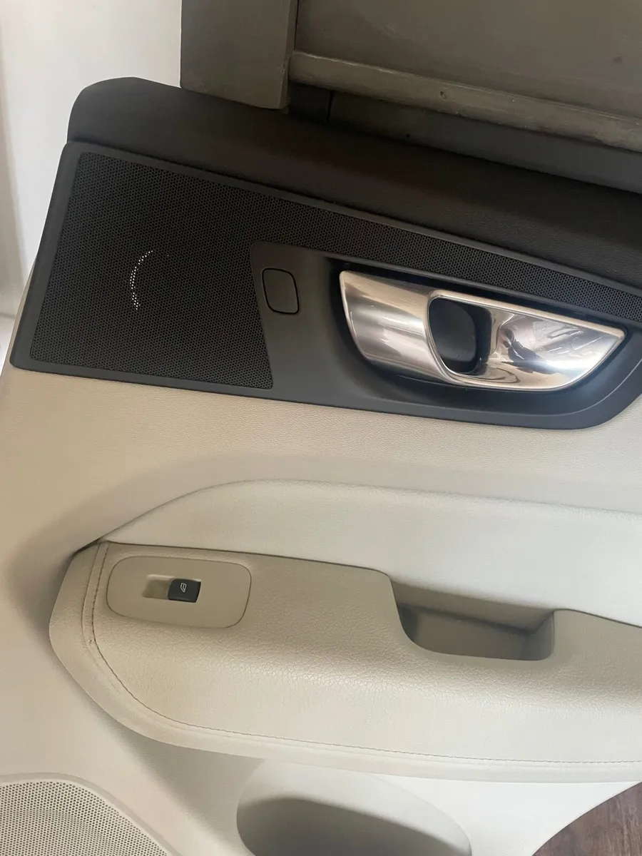 Volvo XC60 rear door card - Image 2