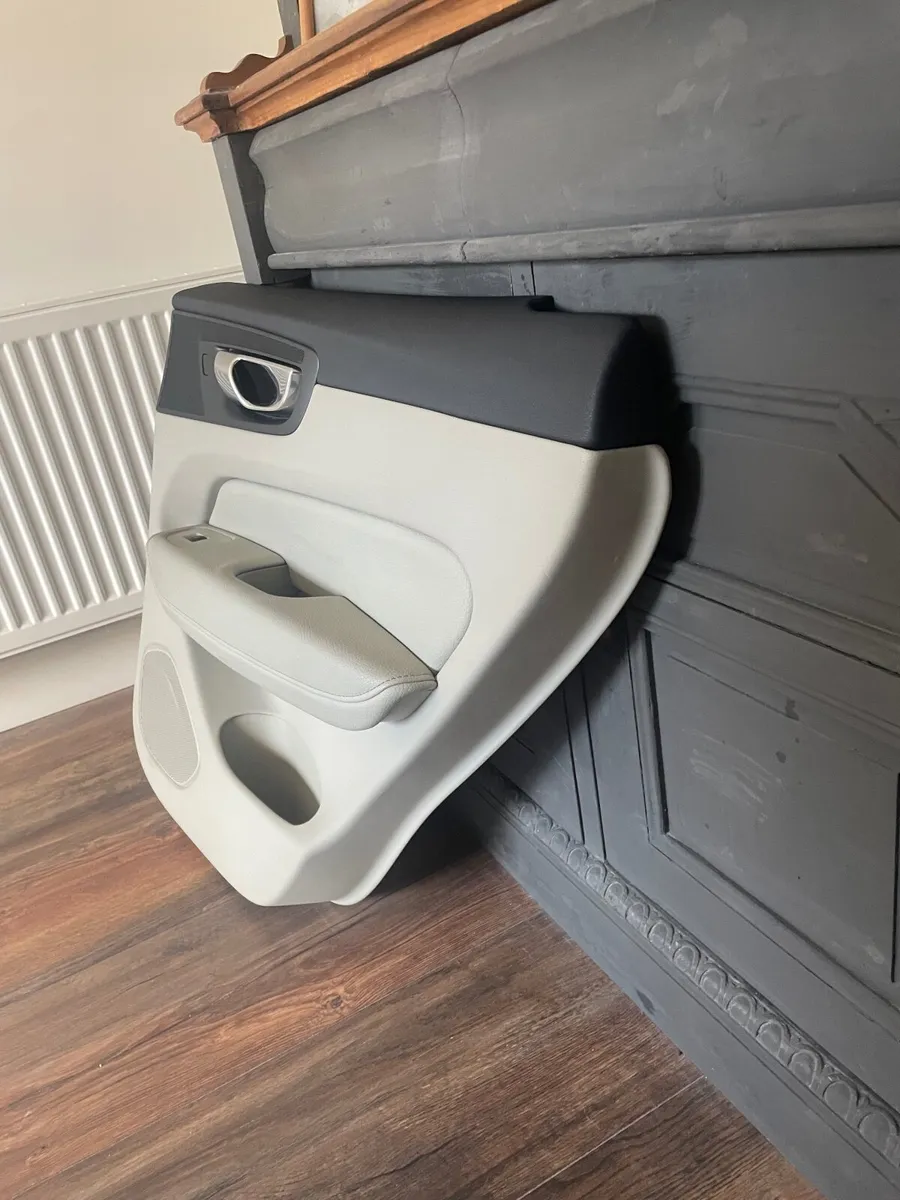 Volvo XC60 rear door card - Image 4