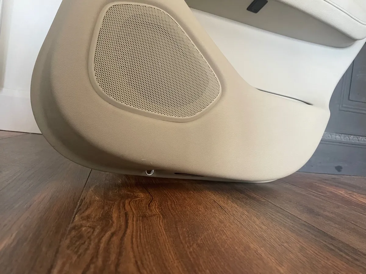 Volvo XC60 rear door card - Image 3