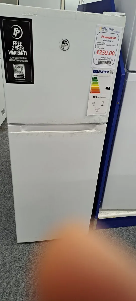 Fridge with freezer - Image 1
