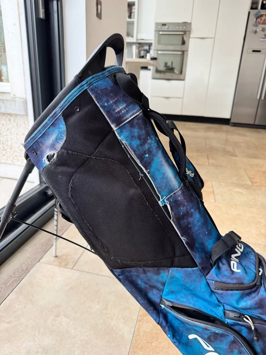 Ping Hoofer Golf Carry Bag - Image 2