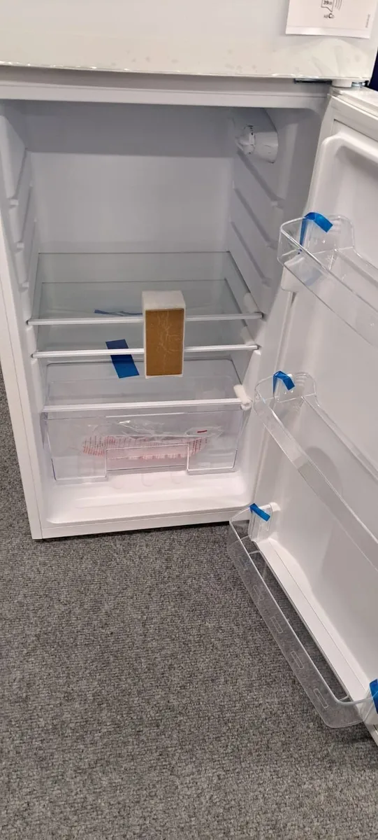 Fridge with freezer - Image 3