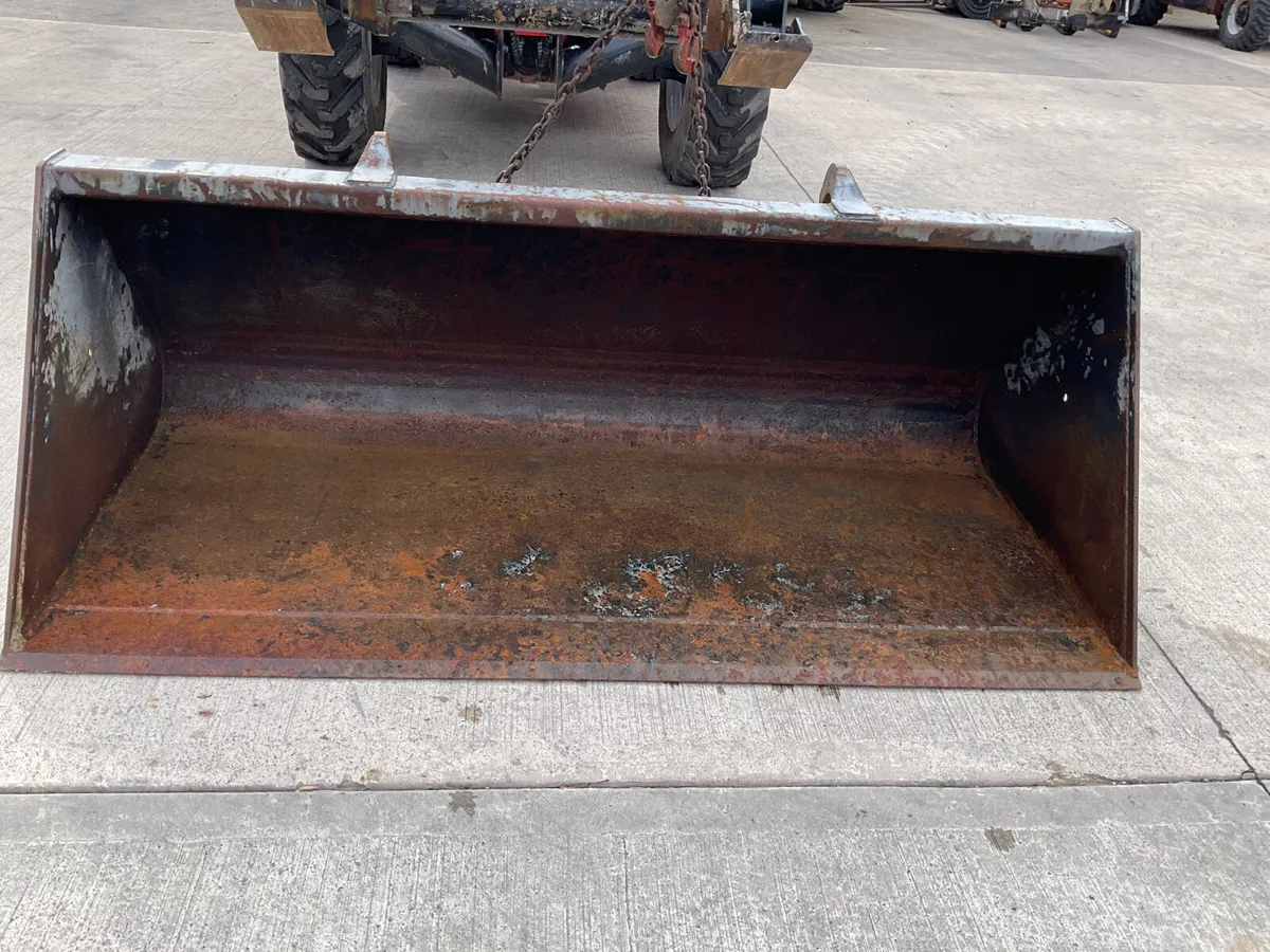 JCB Q-Fit Loader Bucket - Image 1