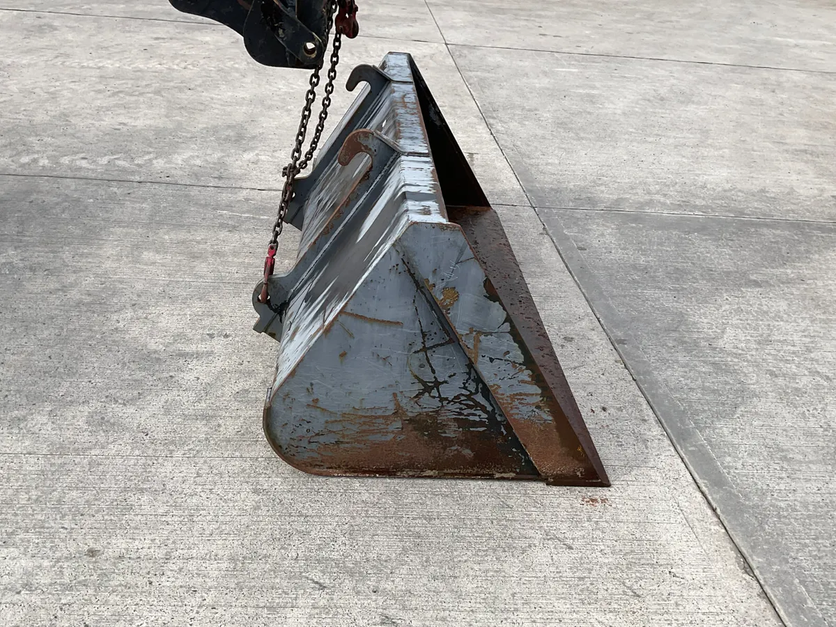 JCB Q-Fit Loader Bucket - Image 3