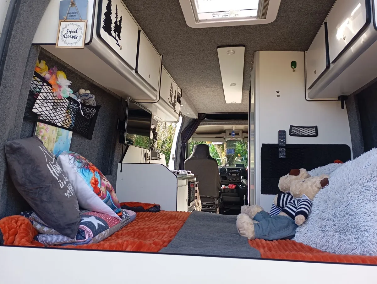 Camper van - Image 2