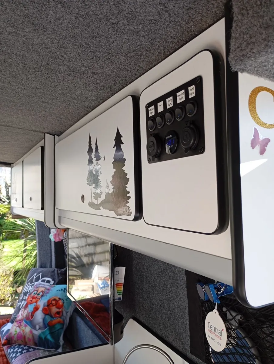 Camper van - Image 4