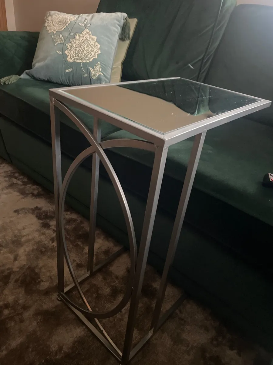 Sofa table - Image 1