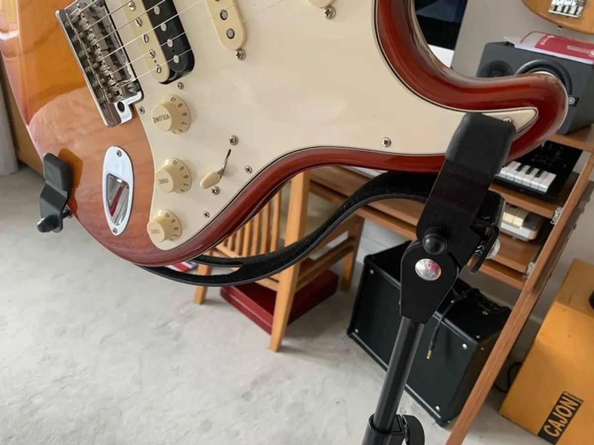 Guitar Stand For Live Performance - Image 2