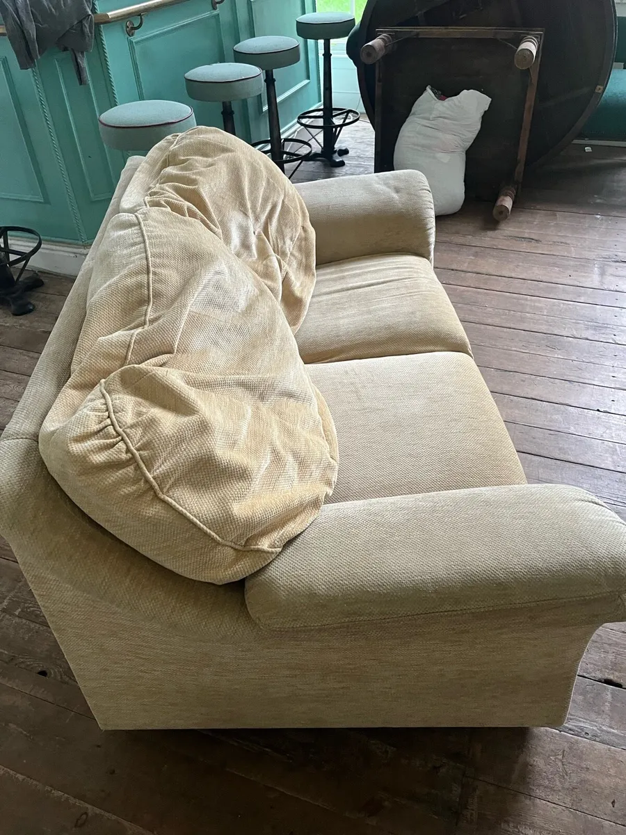 really comfortable sofa - Image 3