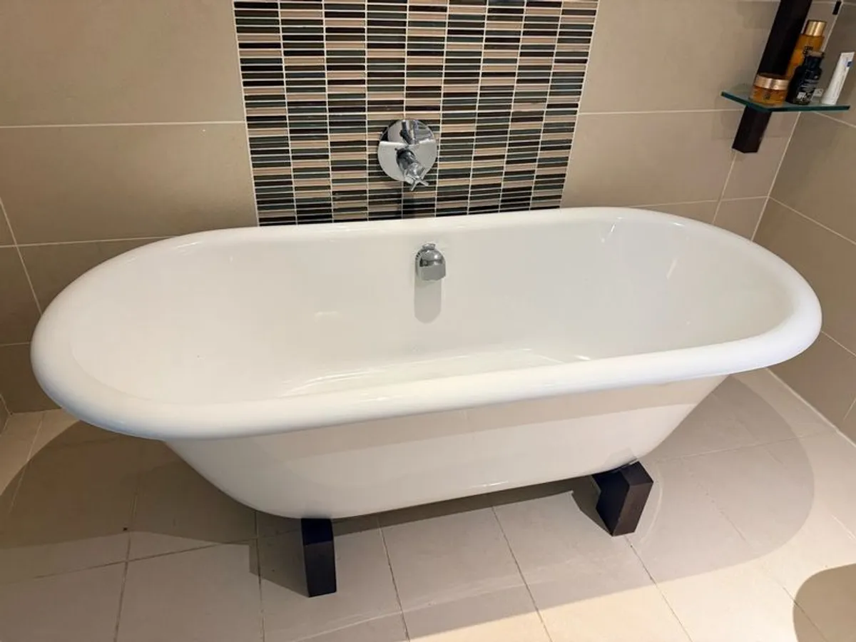 Modern Freestanding Bath - Image 2