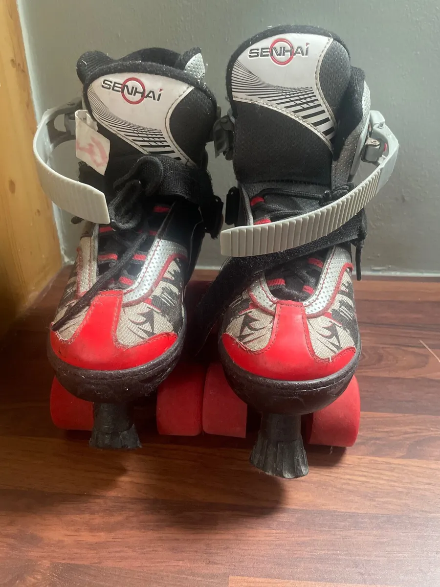 Roller skates - Image 1