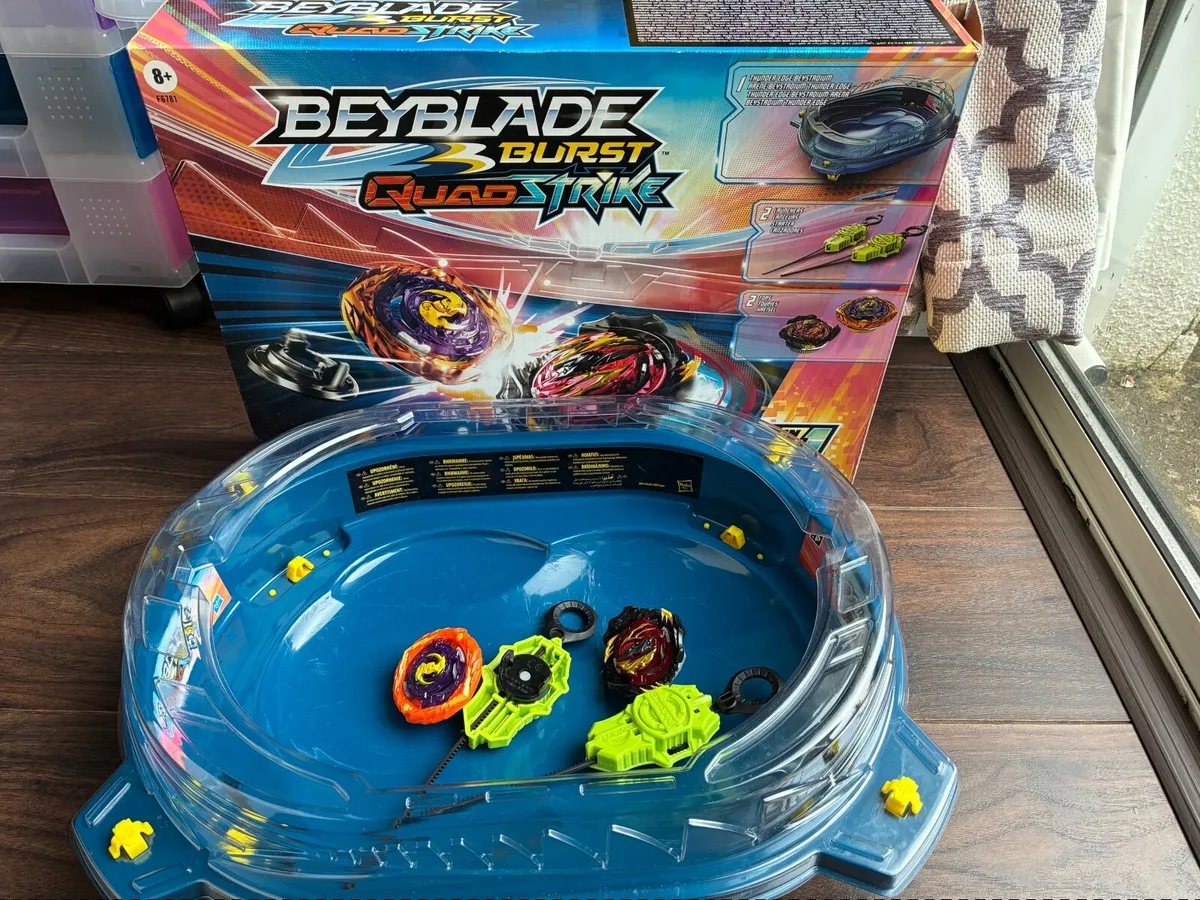 Beyblade Quadstrike Battle Arena