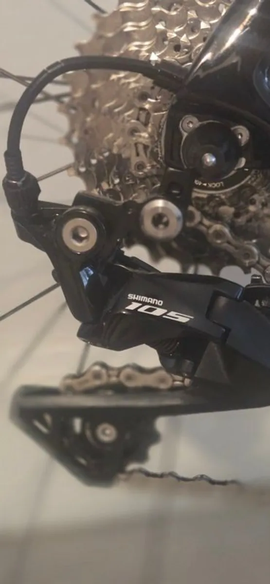 Giant Propel Road carbon bike - Image 3