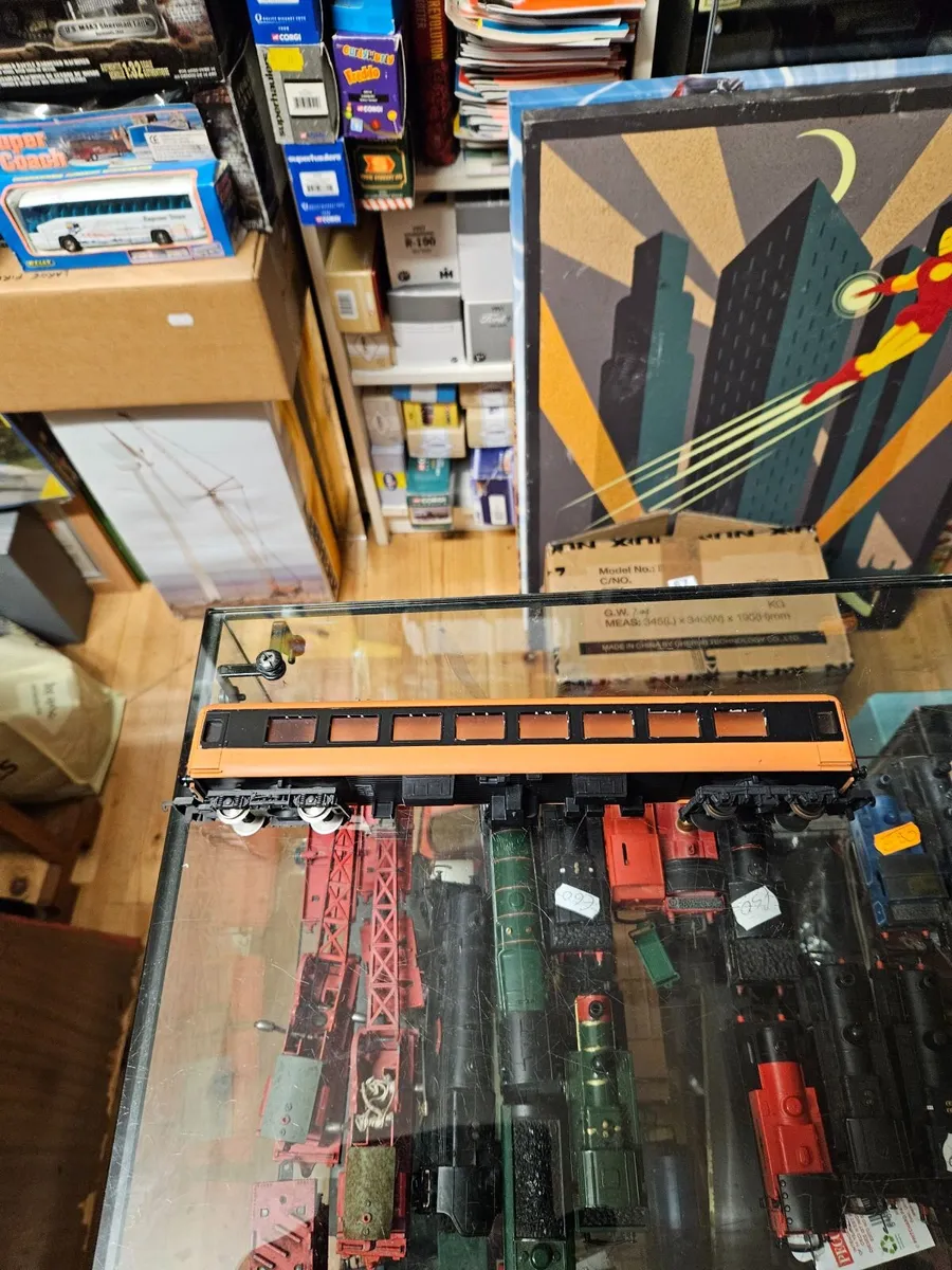 Hornby Lima OO Gauge Irish Rail Carraige Repaint - Image 2