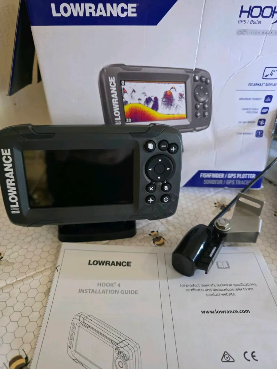 Lowrance hook² 4 fish finder with transducer - Image 1