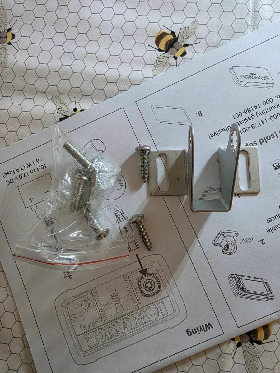 Lowrance hook² 4 fish finder with transducer - Image 4