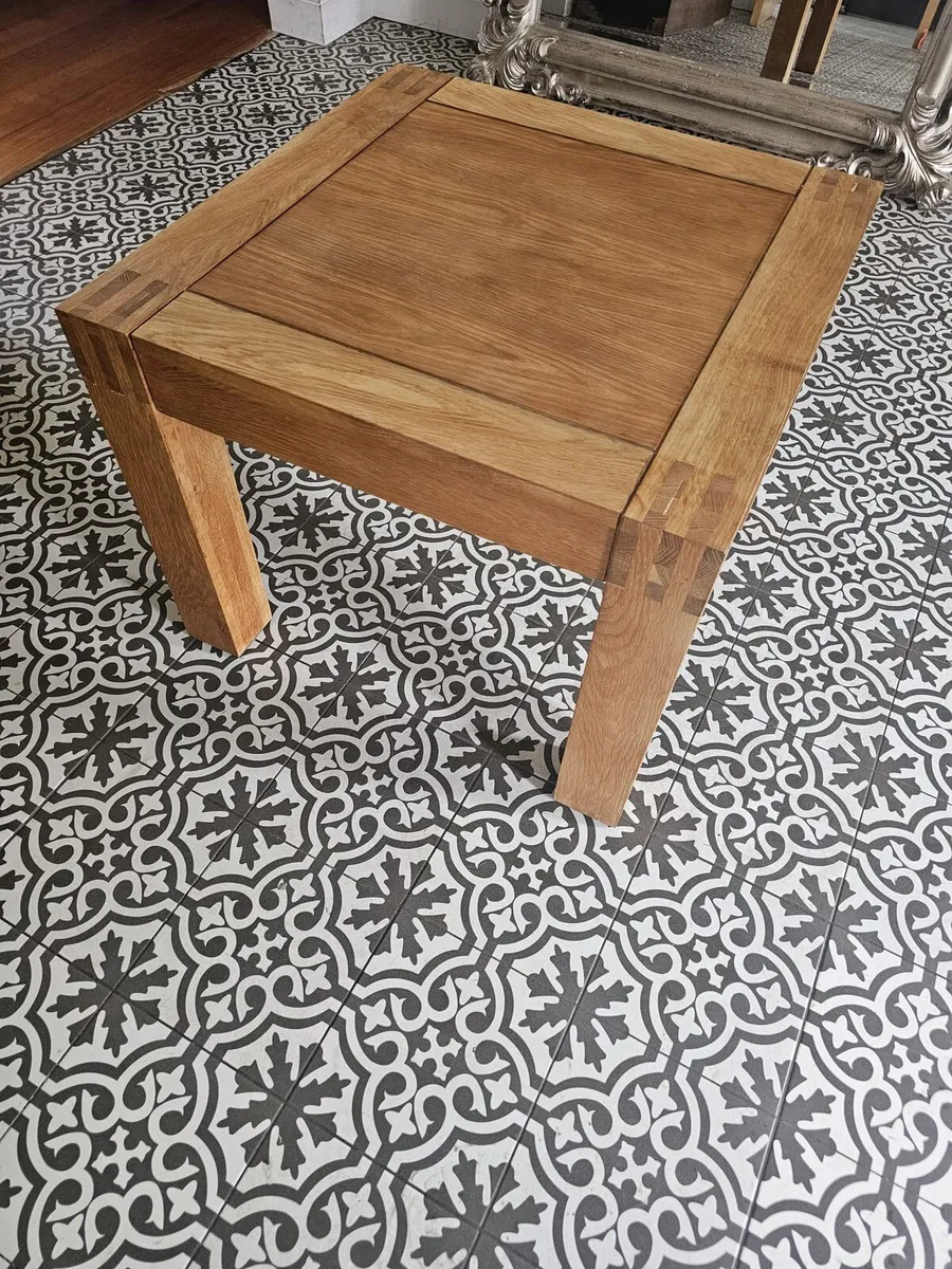 Side/lamp table - Image 1