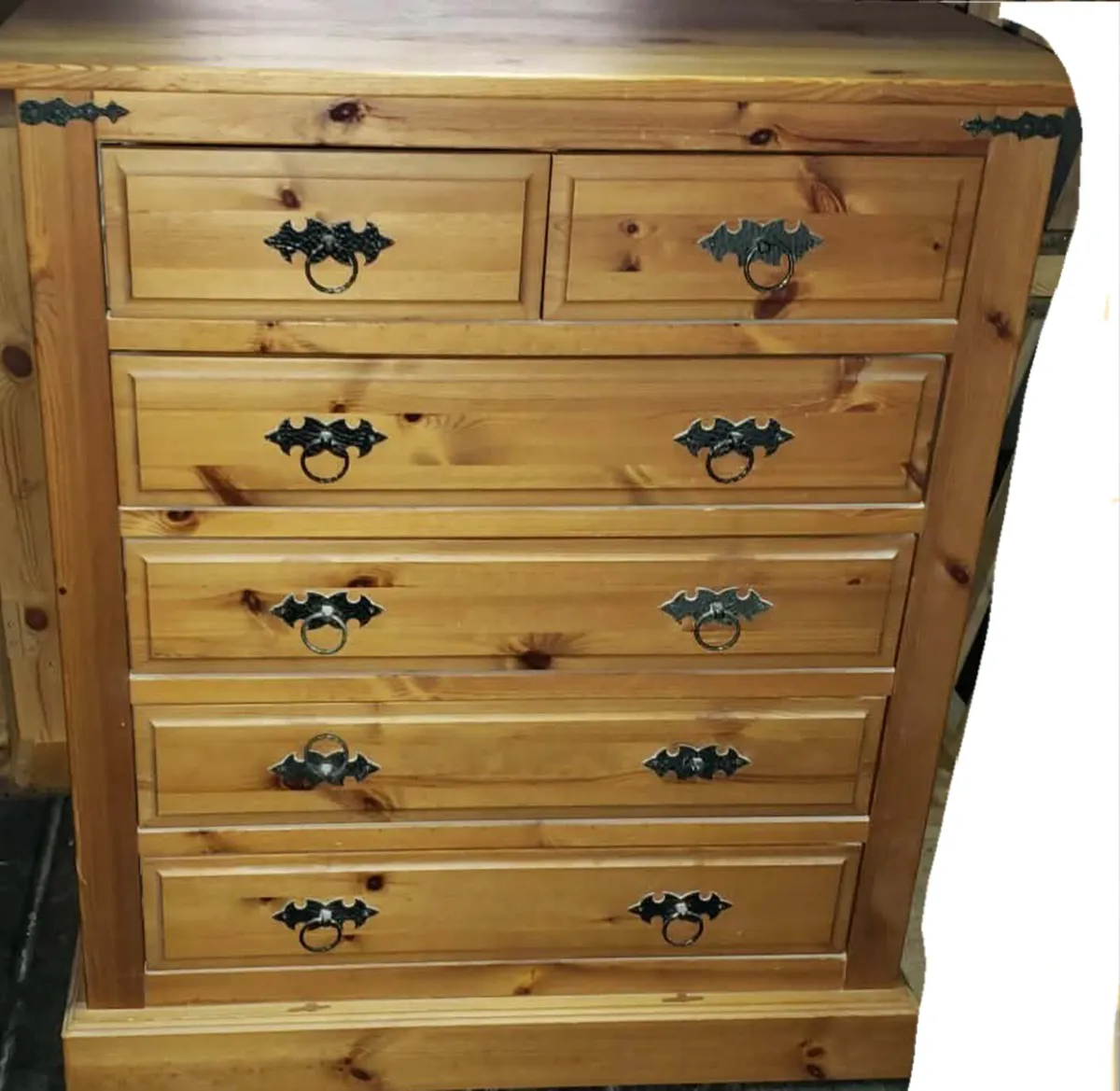 Large chest of drawers and bed side lockers - Image 1
