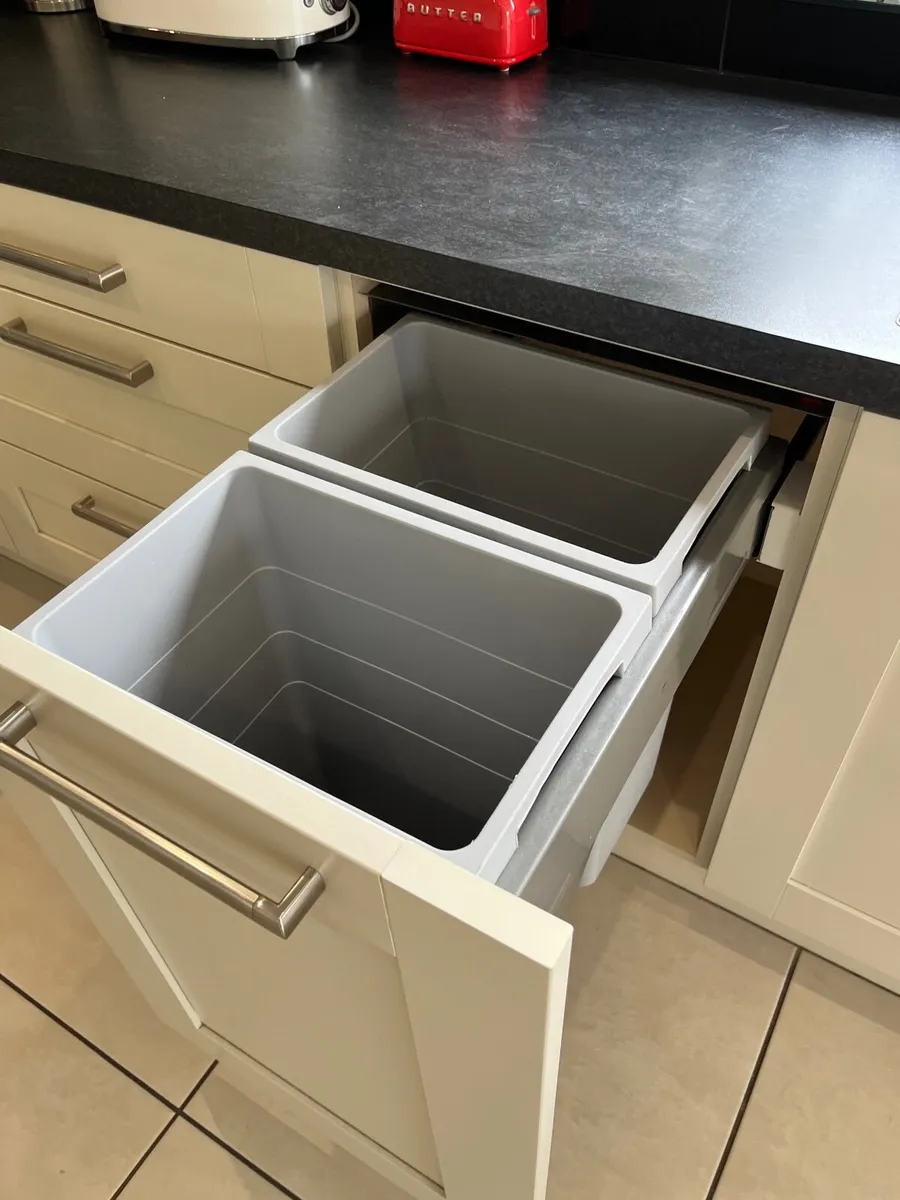 Kitchen & Utility Room - Image 3