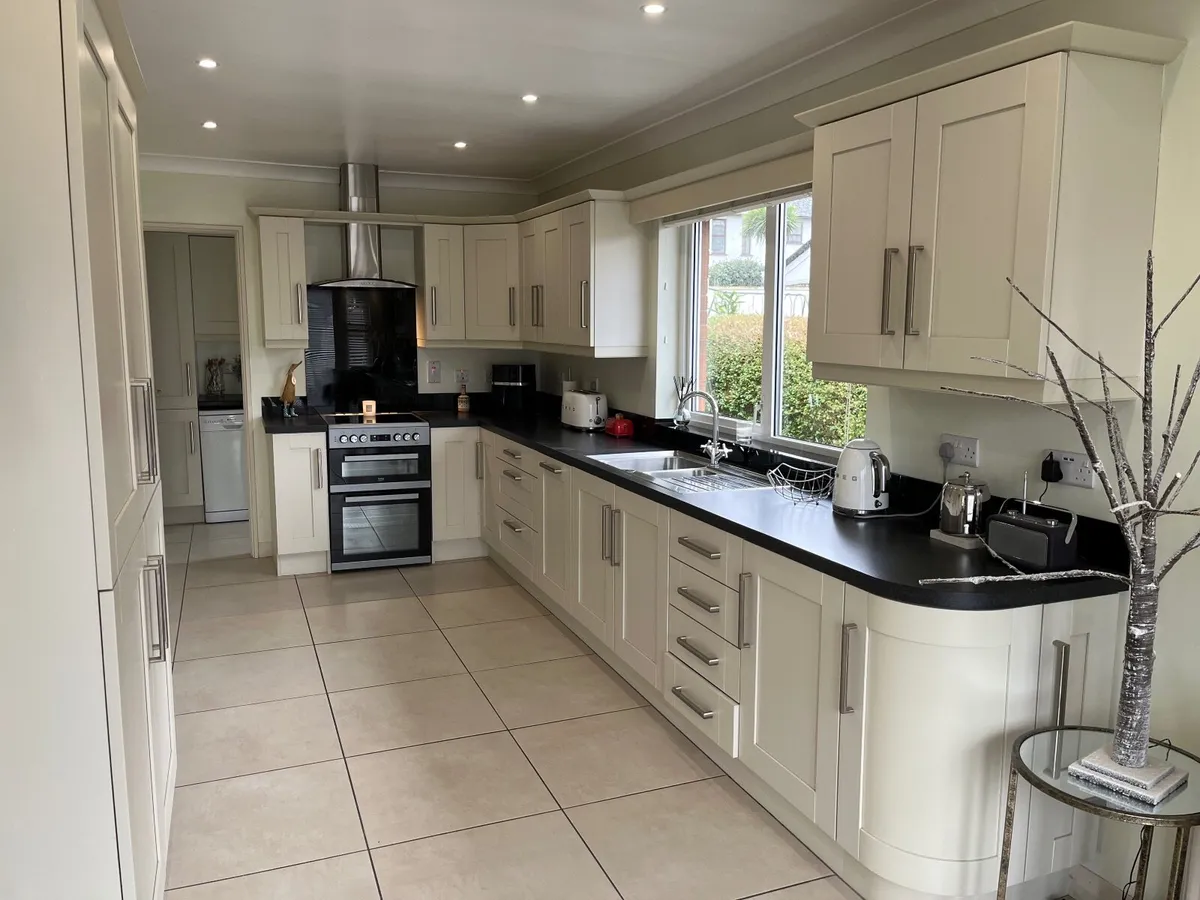 Kitchen & Utility Room - Image 4