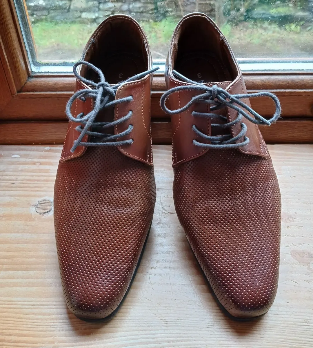 Boys navy three piece suit - Image 2