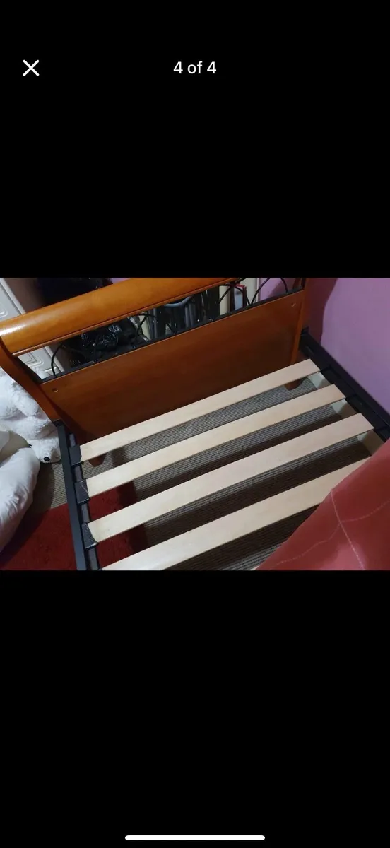 Single sleigh bed and mattress - Image 1