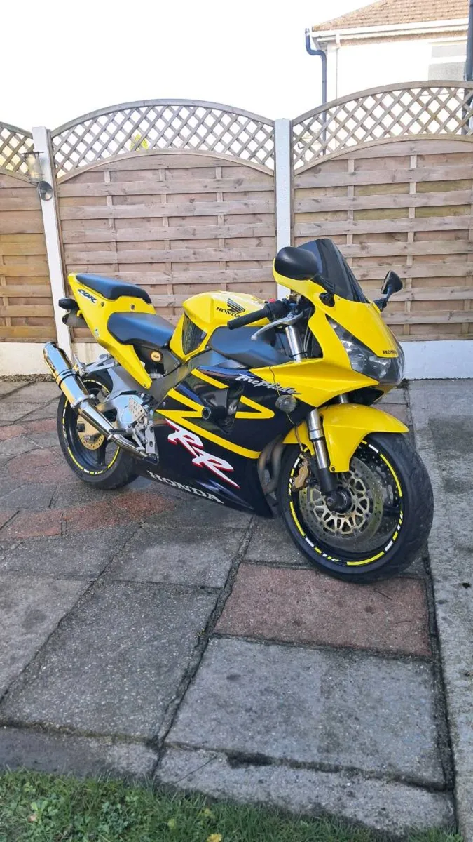 CBR 954 Fireblade - Image 1