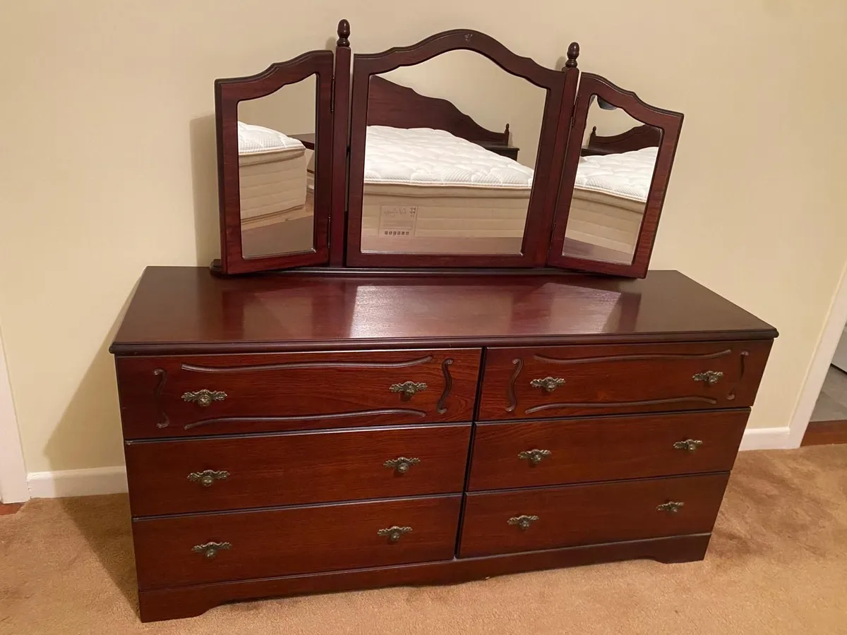 King Size Headboard/Lockers plus Dressing Table - Image 2