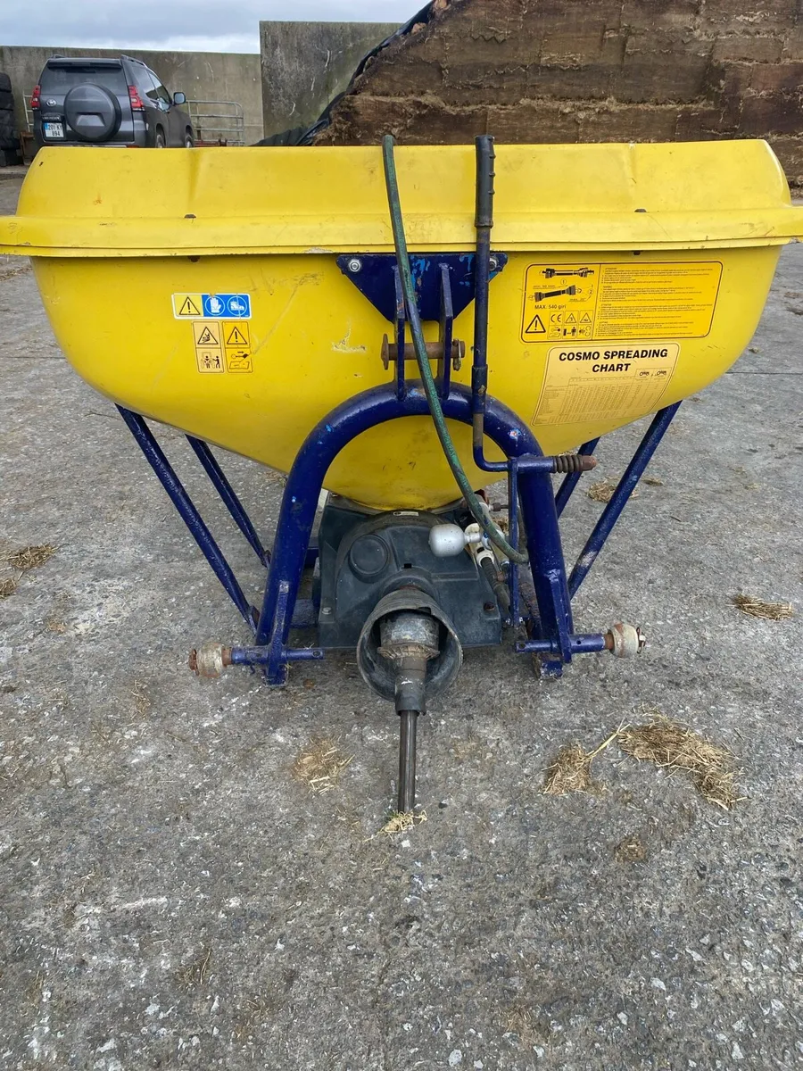 Fleming Fertilizer spreader for sale - Image 3