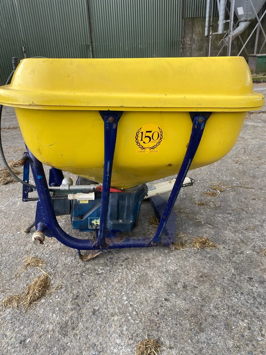 Fleming Fertilizer spreader for sale - Image 4