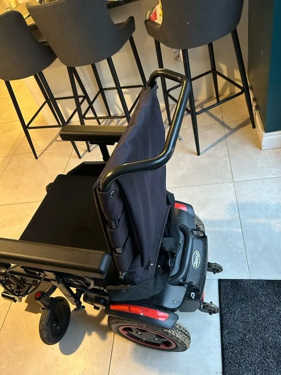 Quickie q100r Electric Wheelchair - Image 4