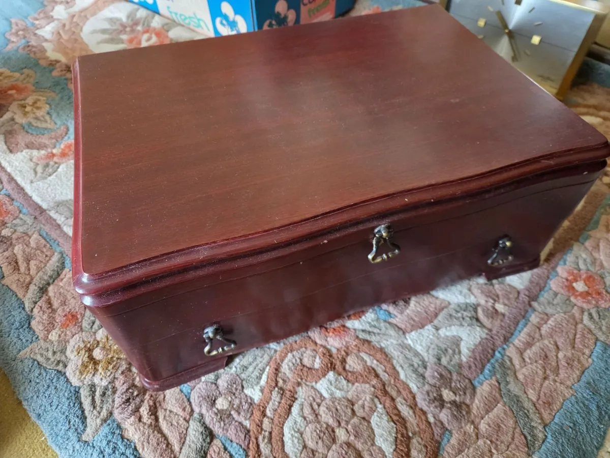Cutlery Box - Image 1