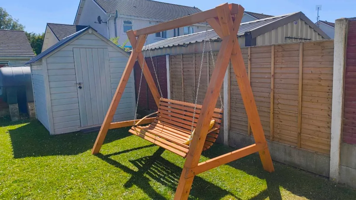 3 Person Wooden Patio Swing FREE DELIVERY - Image 1