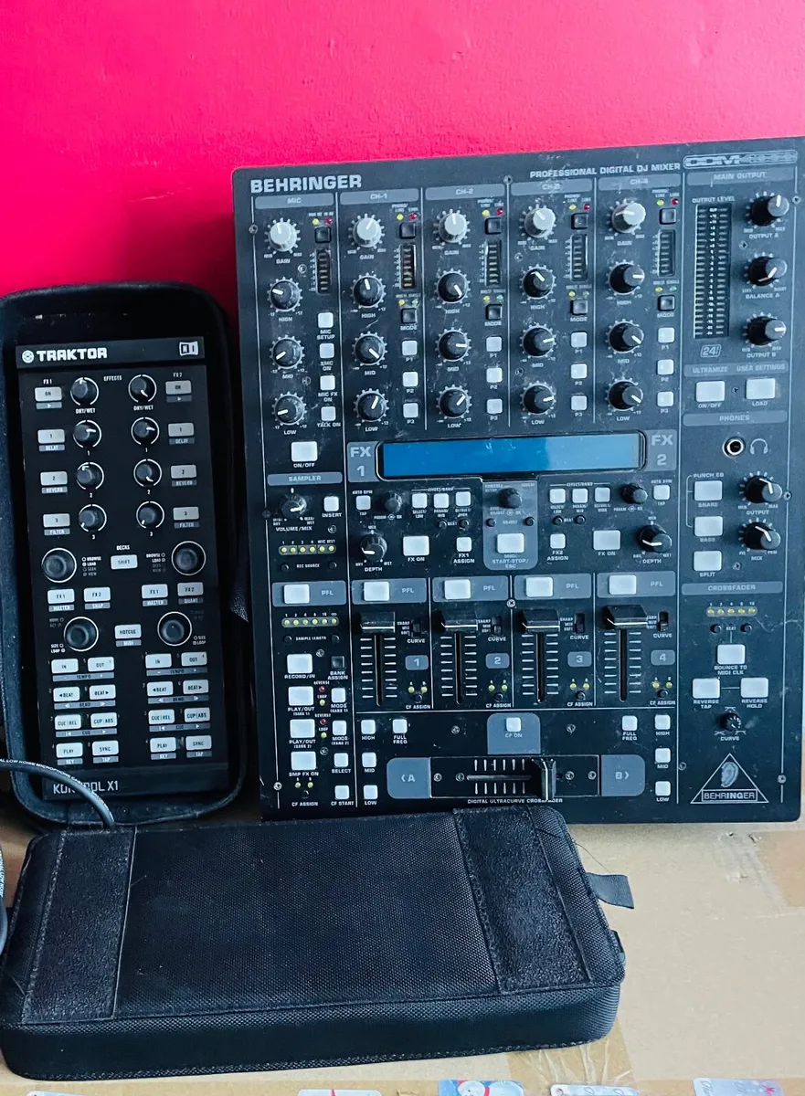 DJ Setup: Behringer DDM4000 4-Channel Mixer & Trak