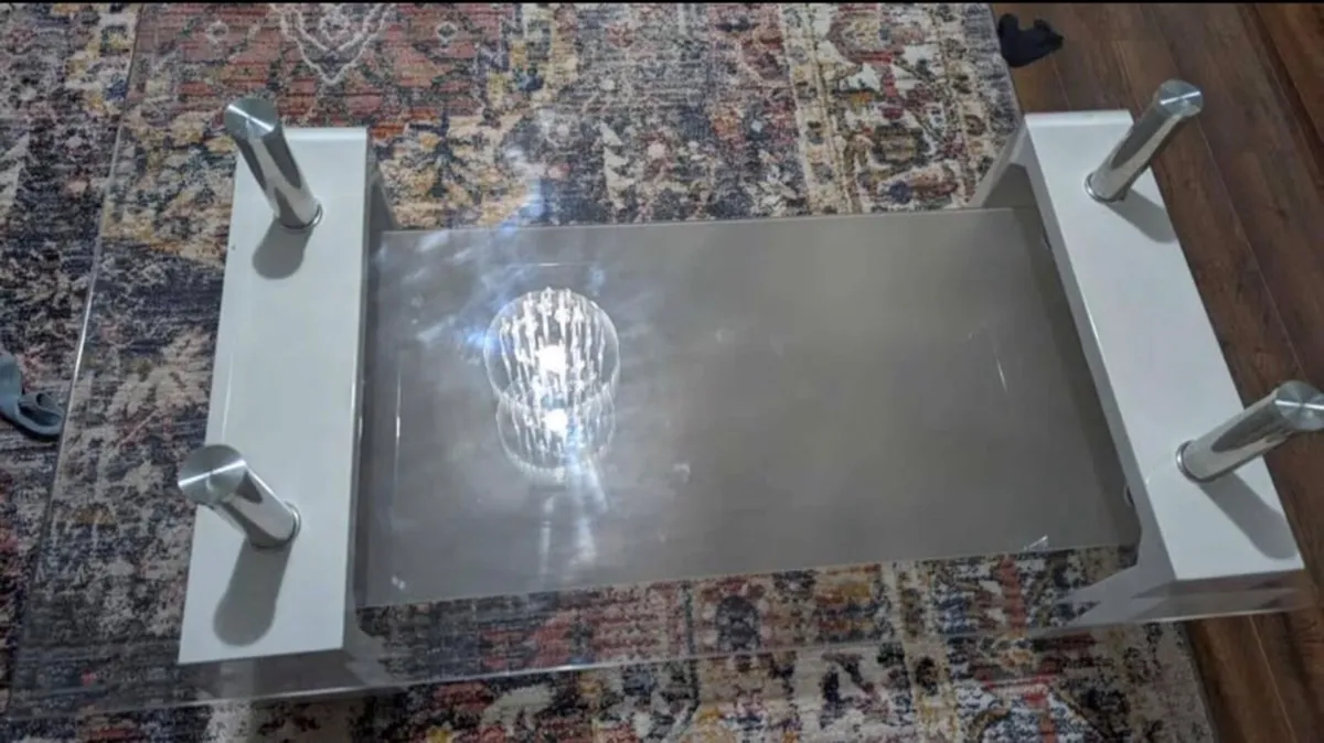 Centre table - Image 1