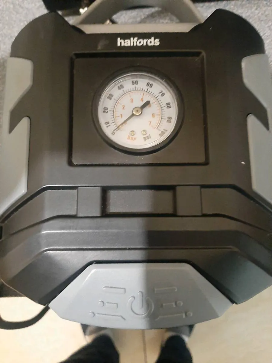 Tyre inflator pump new - Image 1