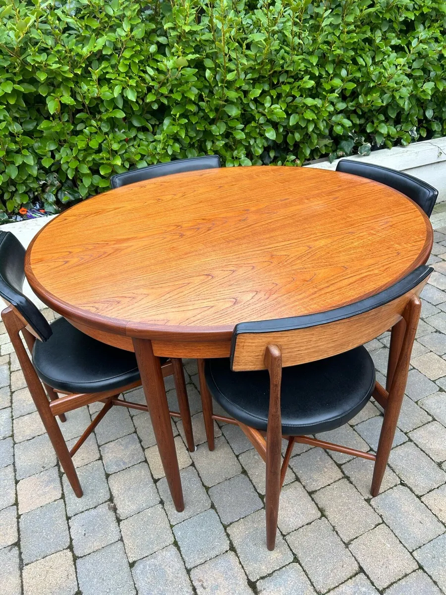 G Plan fresco round ( extendable) table & chairs - Image 1