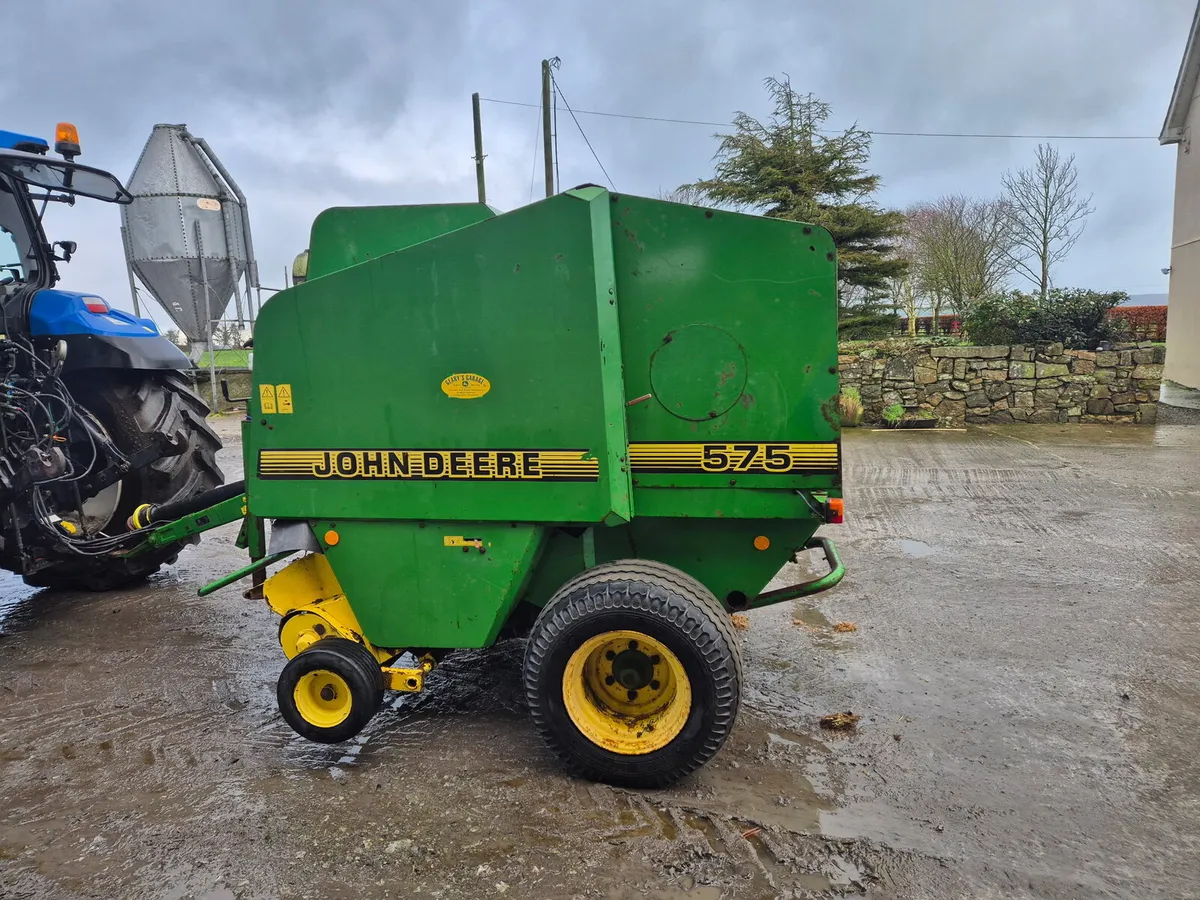 John Deere baler - Image 1