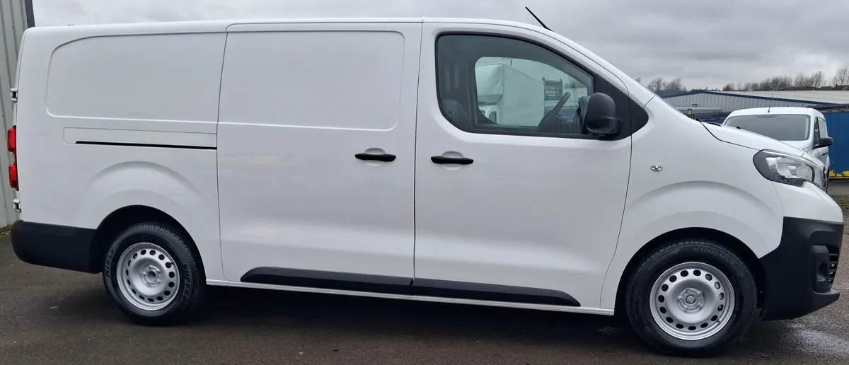 2021 Peugeot Expert Panel Van - Image 4
