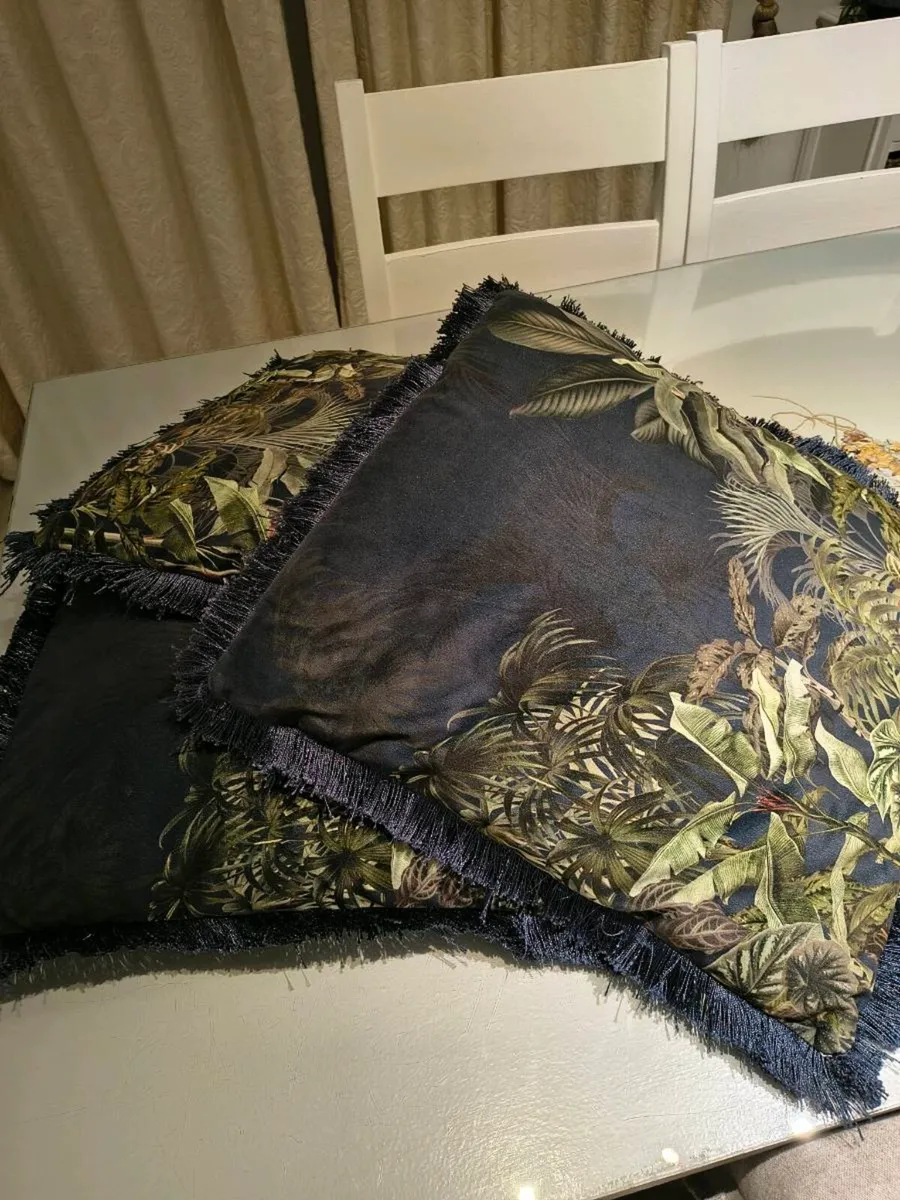 Three cushions - Image 4